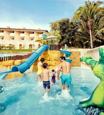 Family Selection at Grand Palladium Vallarta resort Spa_Parque a