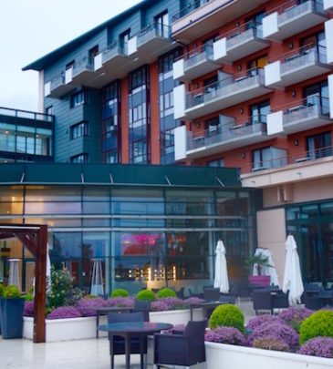 Hilton-Evian-les-Bains-review-patio
